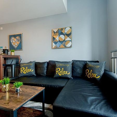 Ferienwohnung The Eistedfod Penthouse - Berwyn House Wrexham Exterior foto
