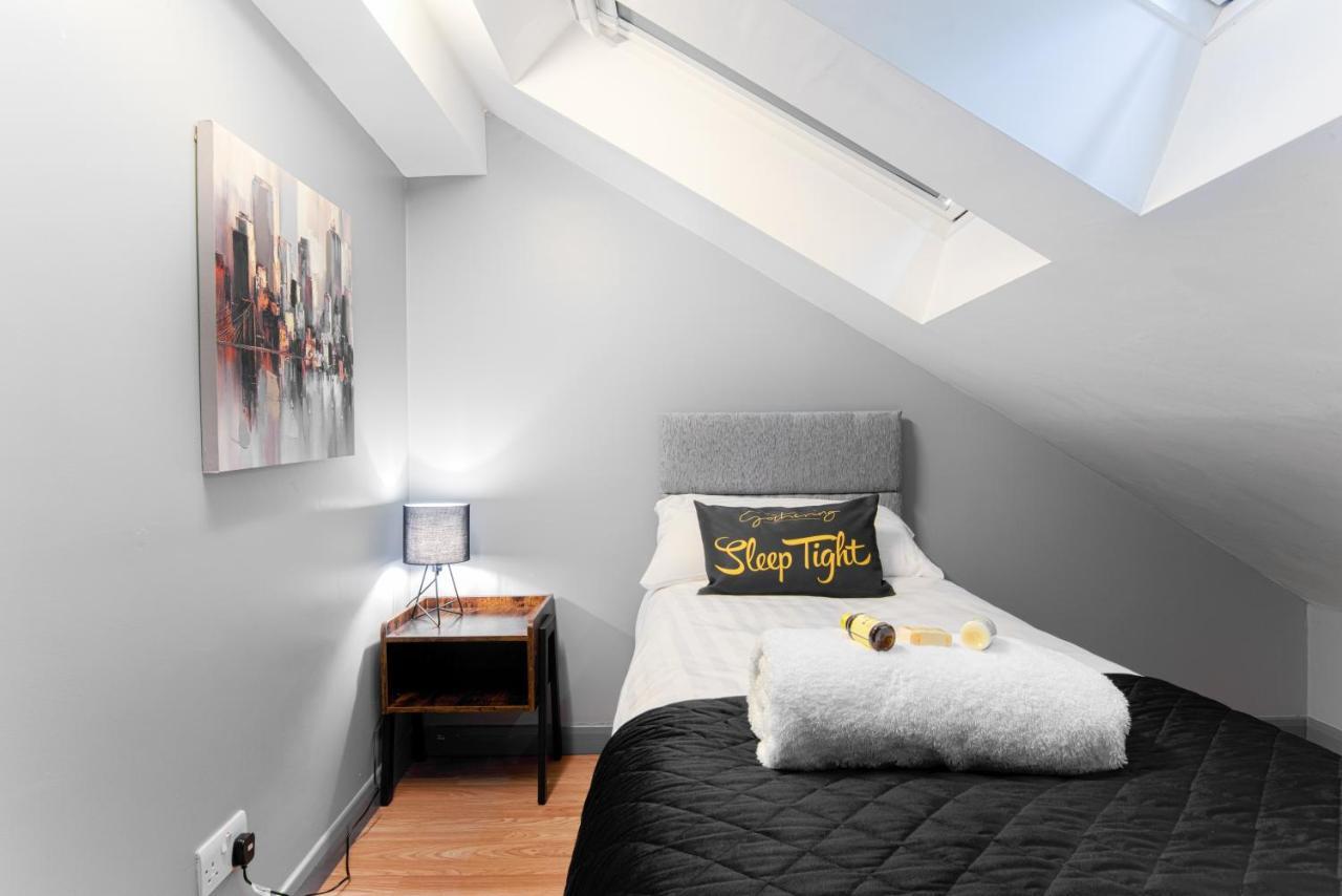 Ferienwohnung The Eistedfod Penthouse - Berwyn House Wrexham Exterior foto